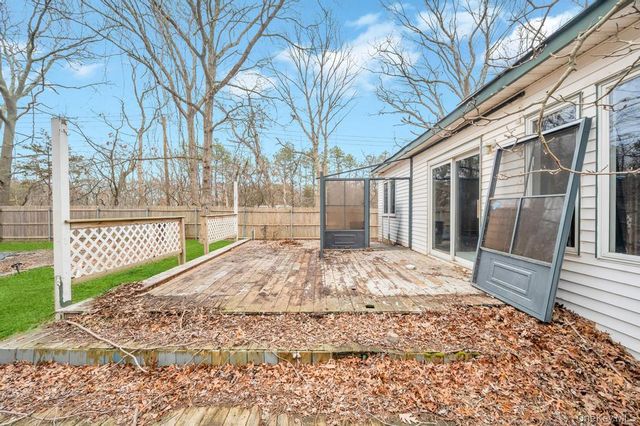 34 Pinelawn Avenue, Shirley, NY 11967