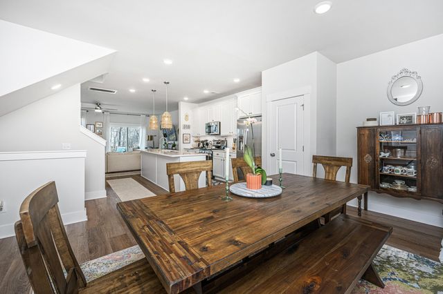 1015 Pettiford Place, Hanahan, SC 29410