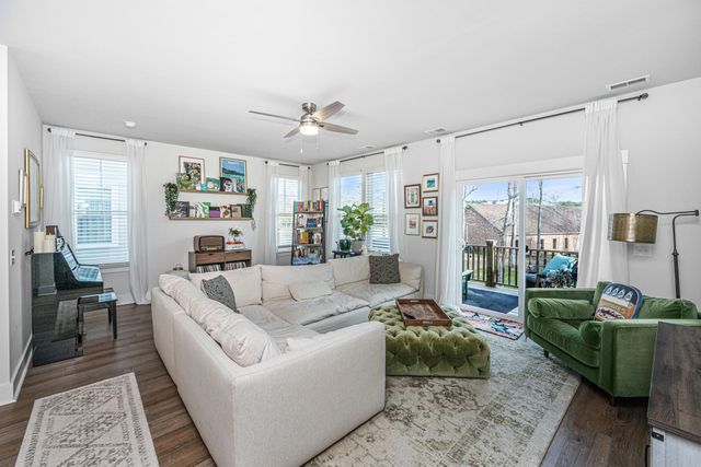 1015 Pettiford Place, Hanahan, SC 29410