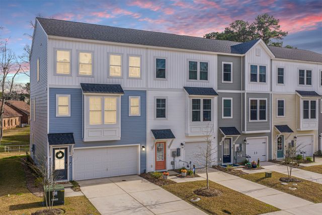 1015 Pettiford Place, Hanahan, SC 29410