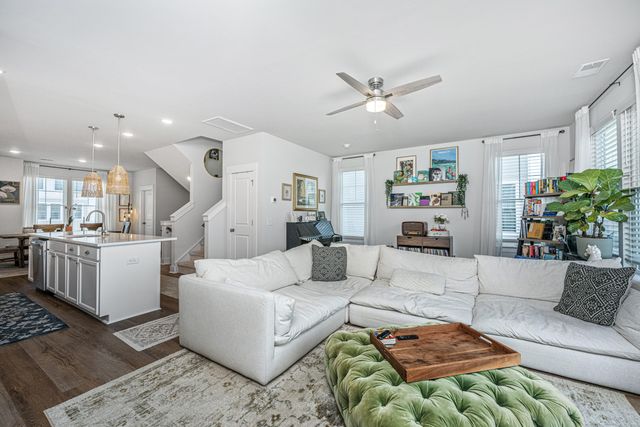 1015 Pettiford Place, Hanahan, SC 29410