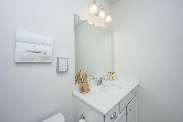 1015 Pettiford Place, Hanahan, SC 29410