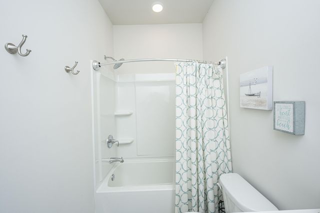 1015 Pettiford Place, Hanahan, SC 29410