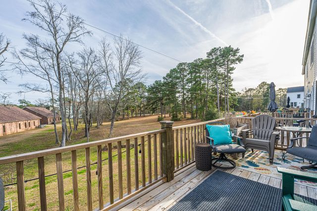 1015 Pettiford Place, Hanahan, SC 29410