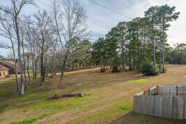 1015 Pettiford Place, Hanahan, SC 29410