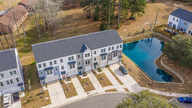 1015 Pettiford Place, Hanahan, SC 29410