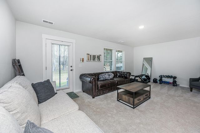 1015 Pettiford Place, Hanahan, SC 29410