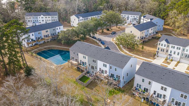 1015 Pettiford Place, Hanahan, SC 29410