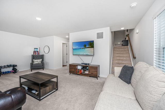 1015 Pettiford Place, Hanahan, SC 29410