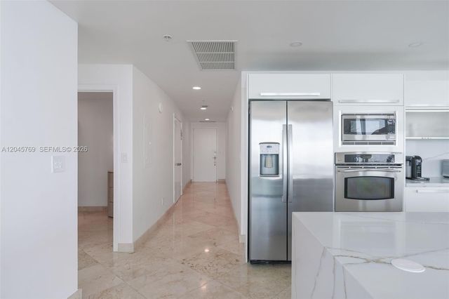 601 NE 36th Street 3112, Miami, FL 33137
