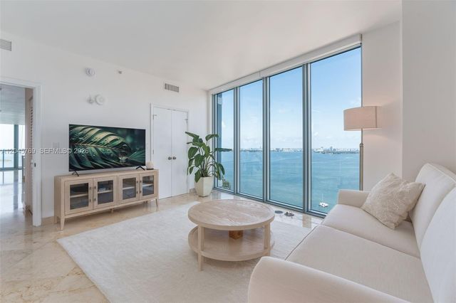 601 NE 36th Street 3112, Miami, FL 33137