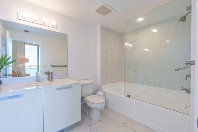 601 NE 36th Street 3112, Miami, FL 33137