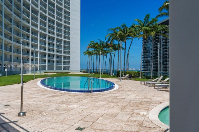 601 NE 36th Street 3112, Miami, FL 33137
