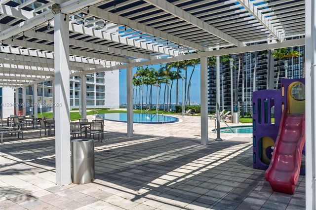 601 NE 36th Street 3112, Miami, FL 33137