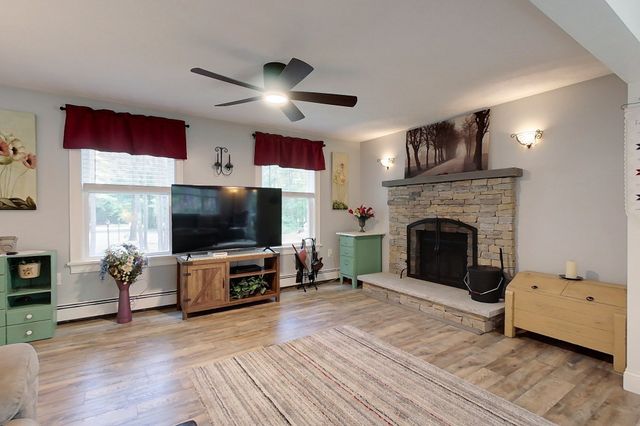 135 Lowell Rd, Pepperell, MA 01463
