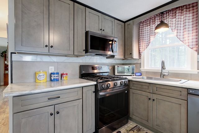135 Lowell Rd, Pepperell, MA 01463