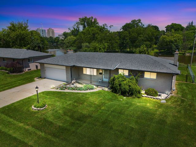 175 Clinton River Drive, Mount Clemens, MI 48043