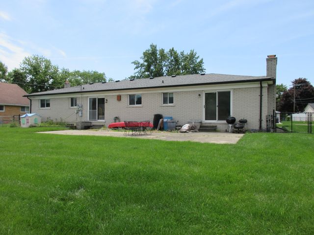 175 Clinton River Drive, Mount Clemens, MI 48043