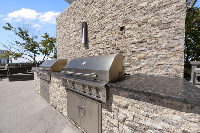 333 W Trade Street 2603, Charlotte, NC 28202