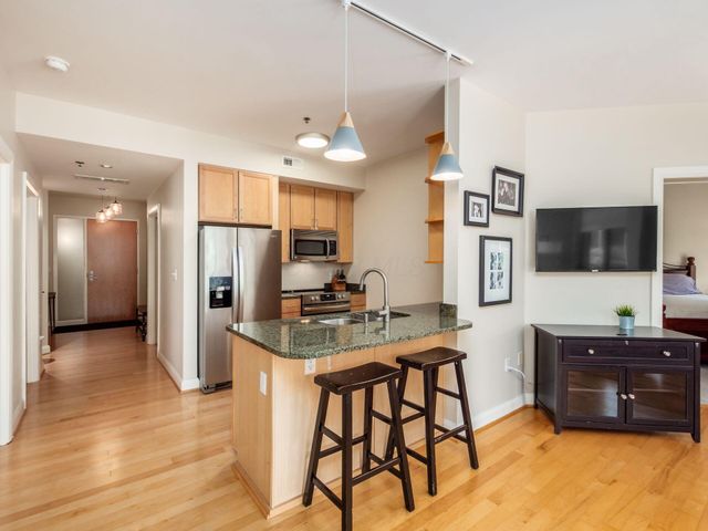 196 S Grant Avenue, 303, Columbus, OH 43215