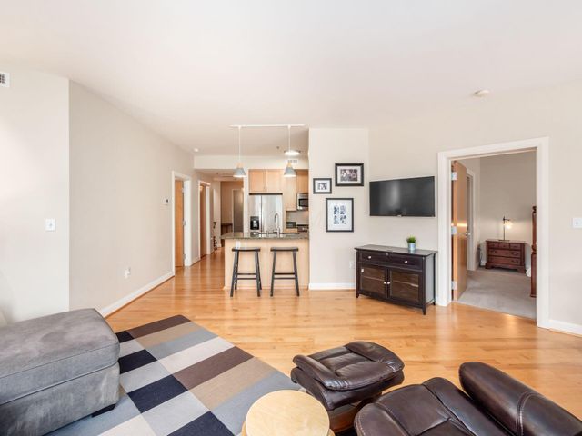 196 S Grant Avenue, 303, Columbus, OH 43215