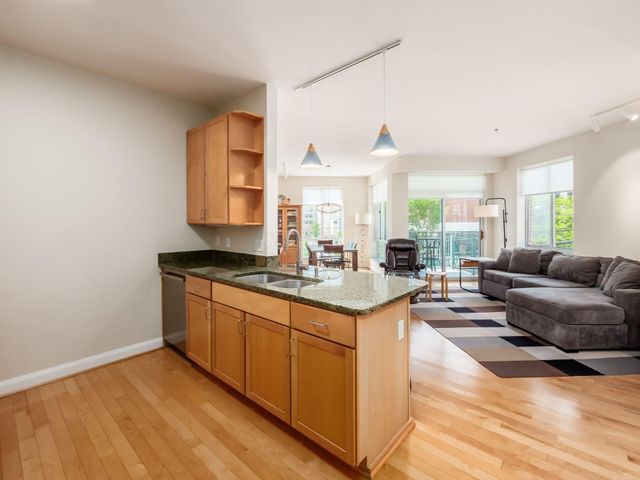 196 S Grant Avenue, 303, Columbus, OH 43215