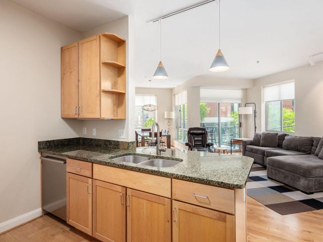 196 S Grant Avenue, 303, Columbus, OH 43215
