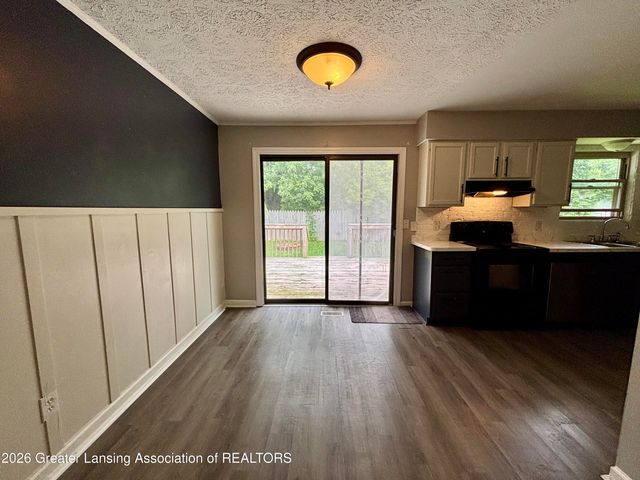 2916 Viking Street, Lansing, MI 48911