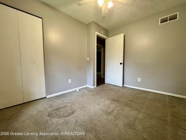 2916 Viking Street, Lansing, MI 48911
