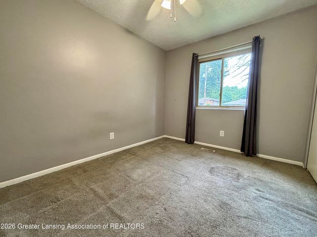 2916 Viking Street, Lansing, MI 48911