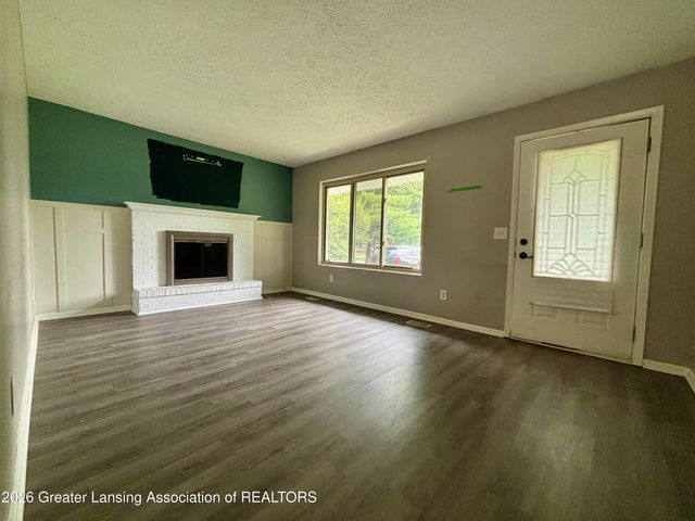 2916 Viking Street, Lansing, MI 48911