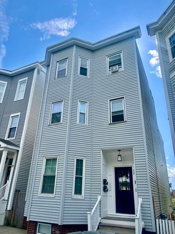 17 M Street, Boston, MA 02127