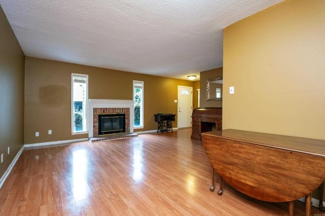 5 Hampshire Circle, Little Rock, AR 72212