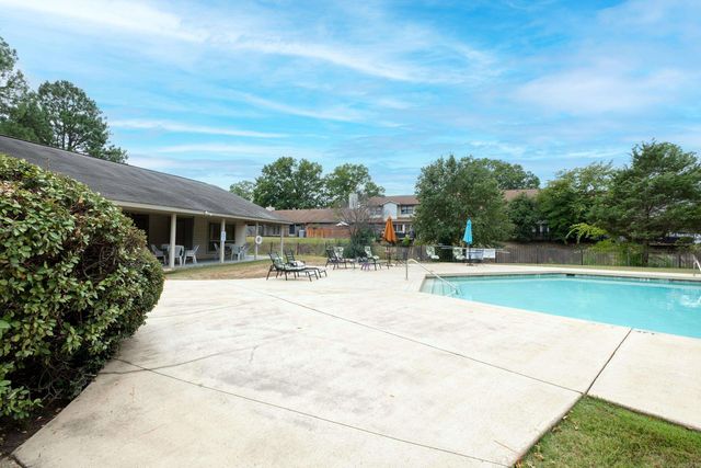 5 Hampshire Circle, Little Rock, AR 72212