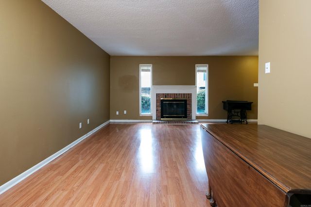 5 Hampshire Circle, Little Rock, AR 72212