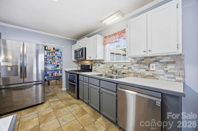 470 Westen Acres Drive, Kannapolis, NC 28081