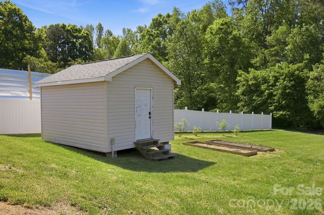 470 Westen Acres Drive, Kannapolis, NC 28081