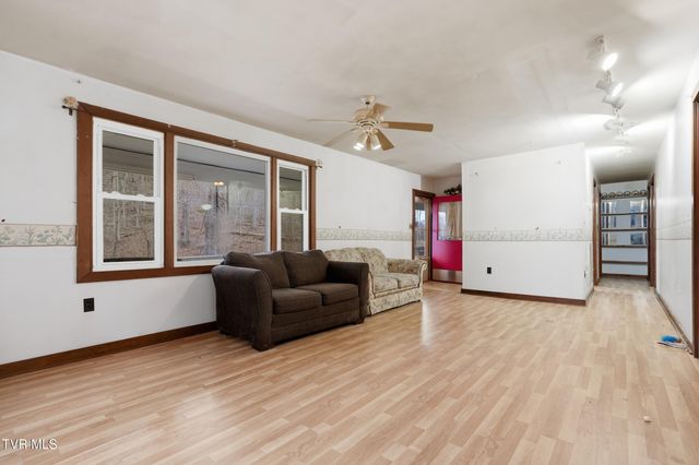 16120 Mountain Spring Road, Abingdon, VA 24210