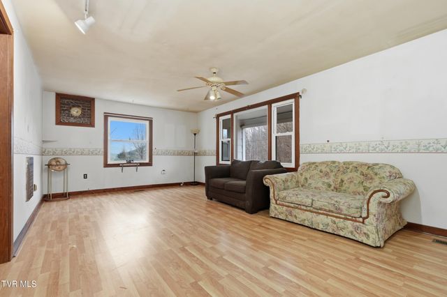 16120 Mountain Spring Road, Abingdon, VA 24210