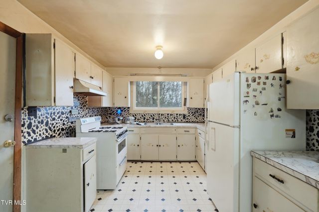 16120 Mountain Spring Road, Abingdon, VA 24210