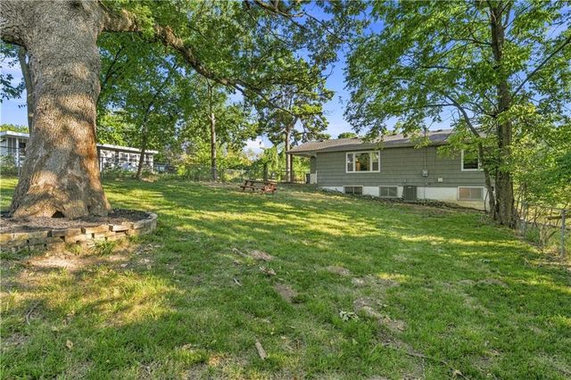 5600 Topping Avenue, Kansas City, MO 64129