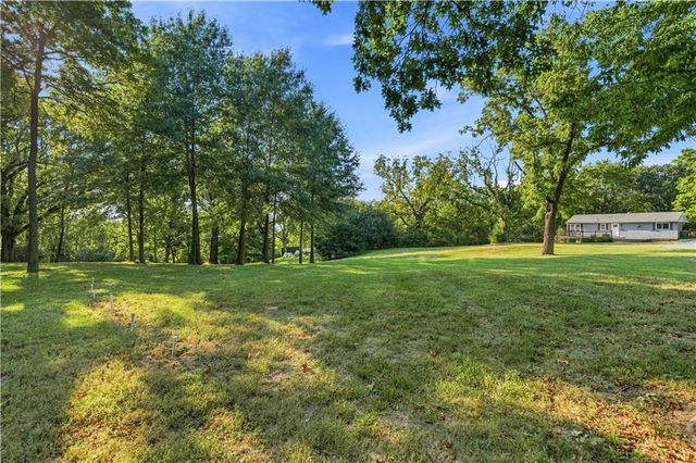5600 Topping Avenue, Kansas City, MO 64129