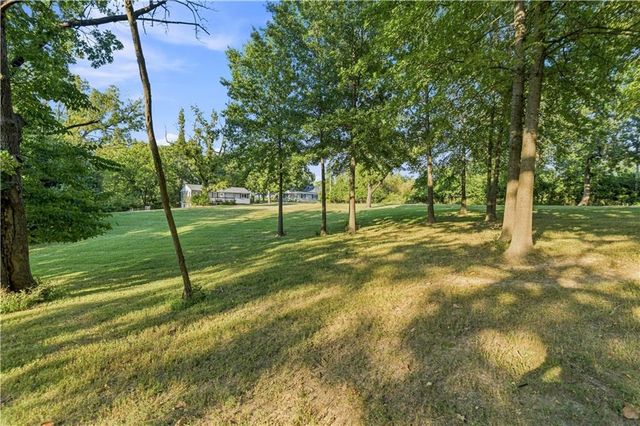 5600 Topping Avenue, Kansas City, MO 64129