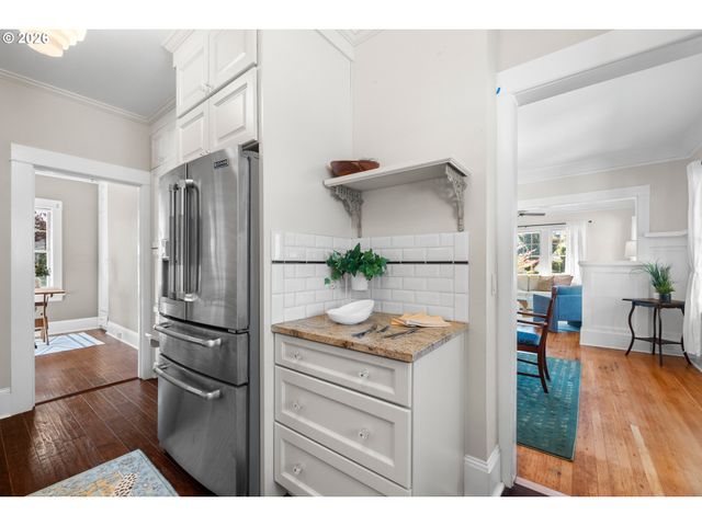1727 N WINCHELL St, Portland, OR 97217
