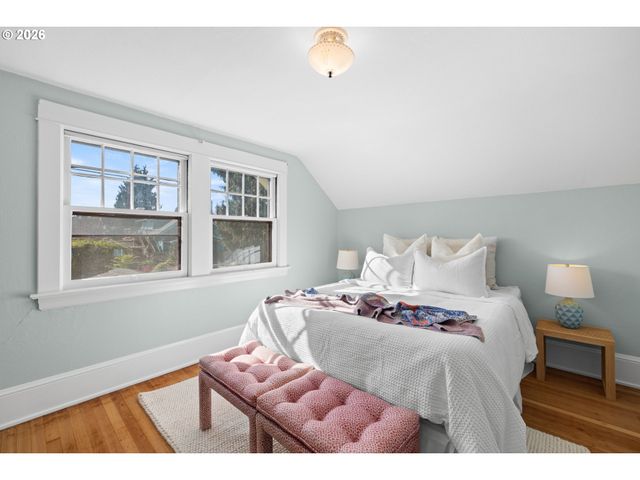 1727 N WINCHELL St, Portland, OR 97217