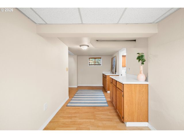 1727 N WINCHELL St, Portland, OR 97217