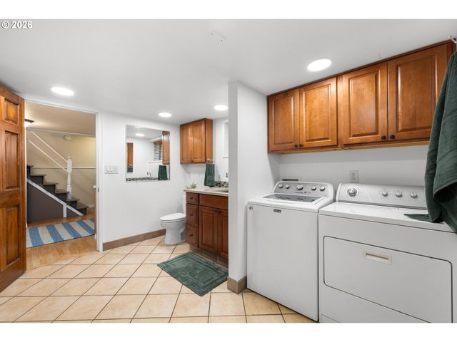 1727 N WINCHELL St, Portland, OR 97217