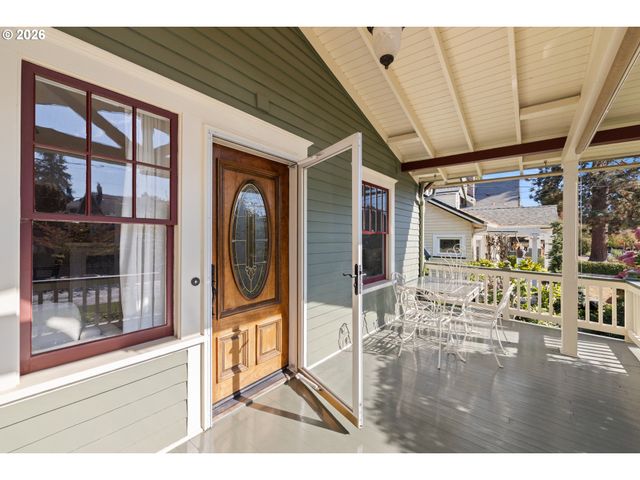 1727 N WINCHELL St, Portland, OR 97217