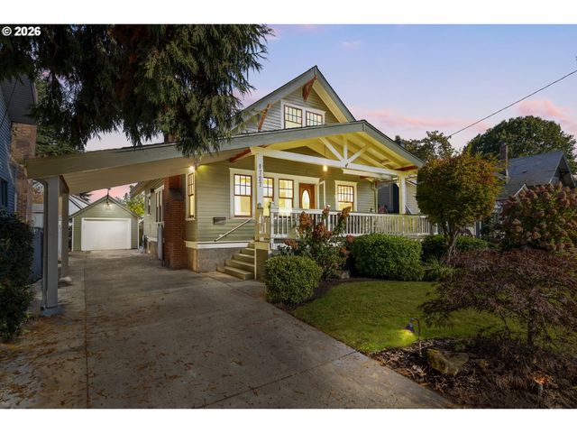 1727 N WINCHELL St, Portland, OR 97217