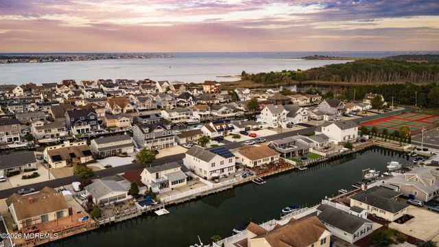 1931 Seaman Court, Toms River, NJ 08753
